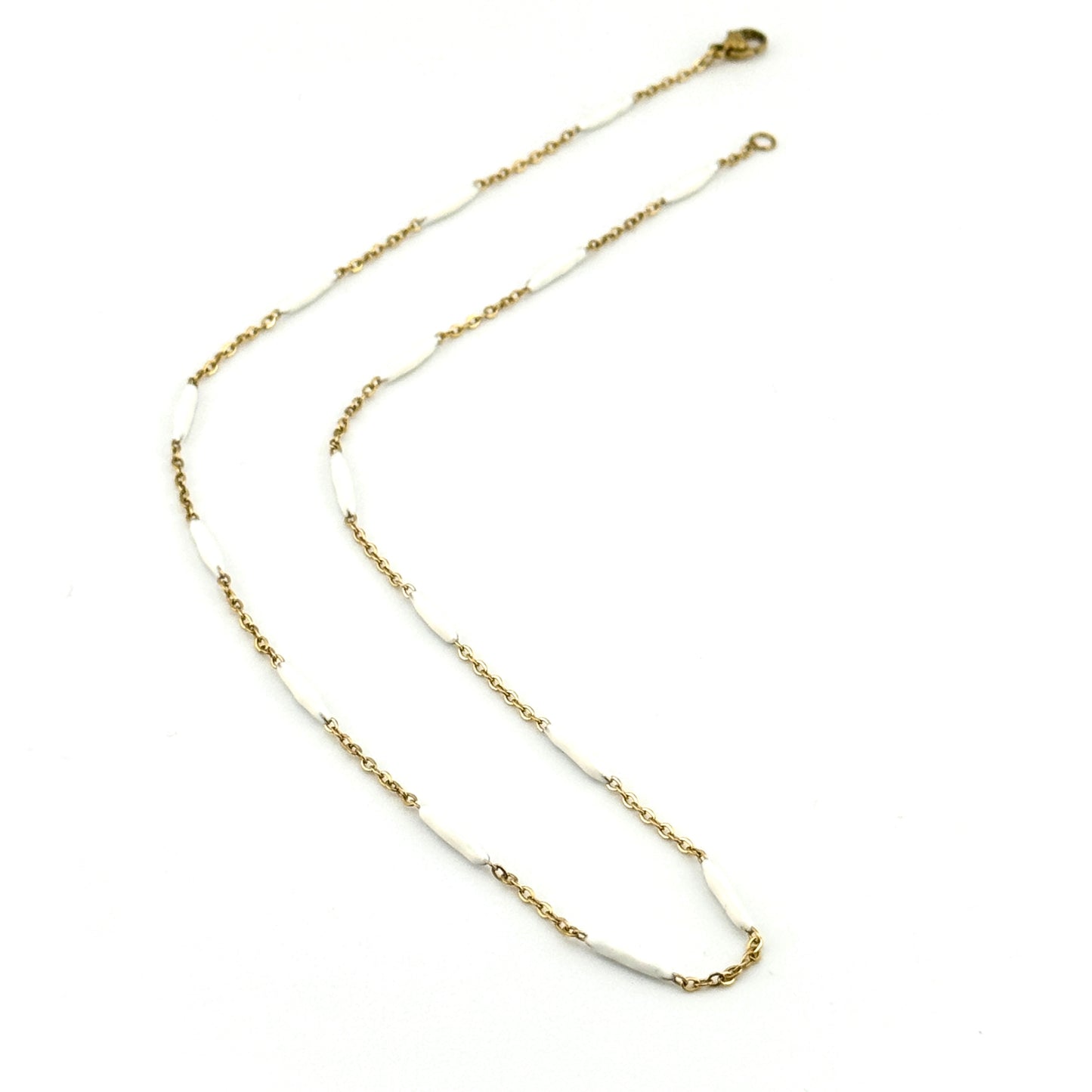 The Party Capsule Chain - Innocent White
