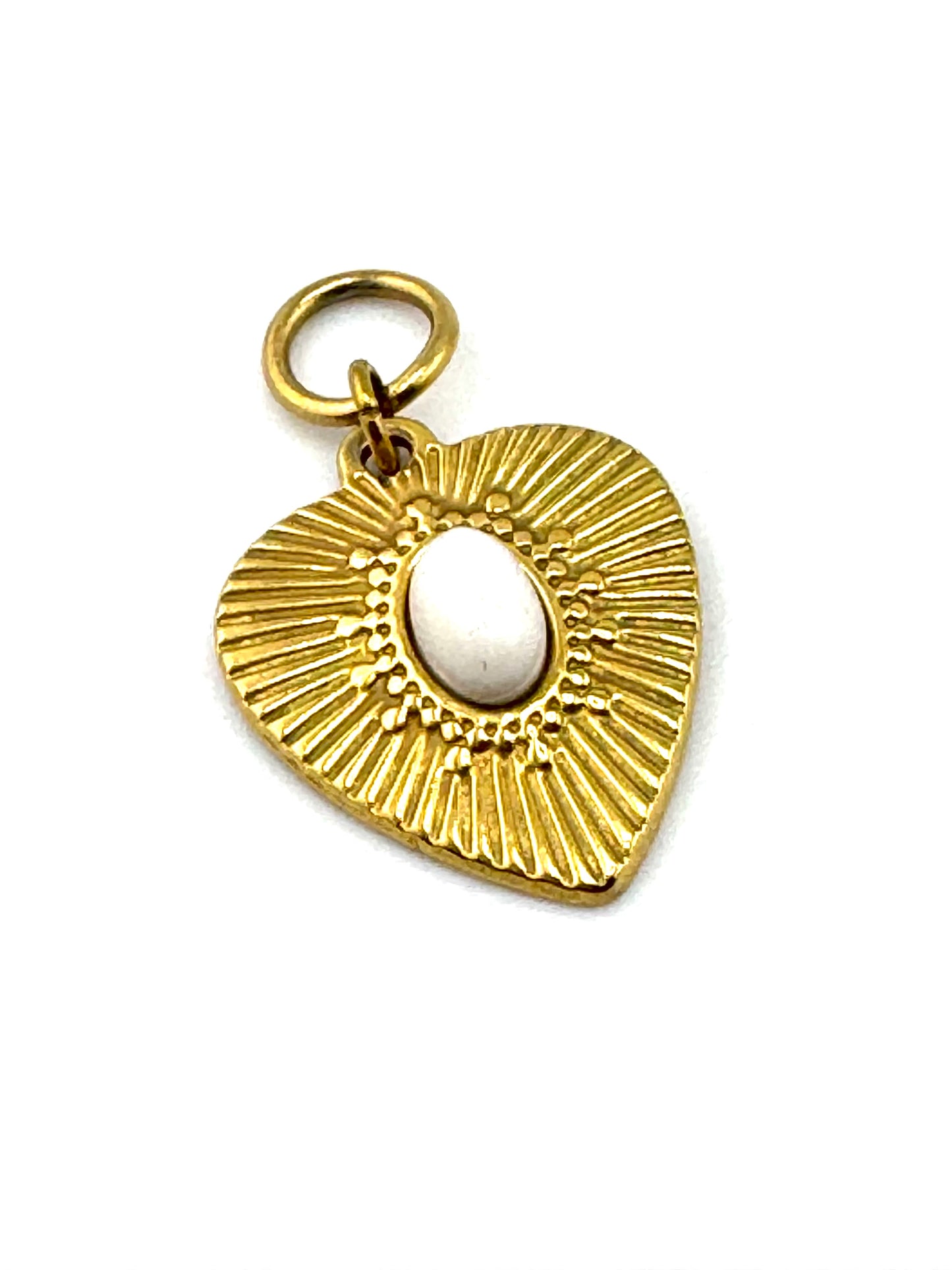 Queen of Hearts Charm - Howlite